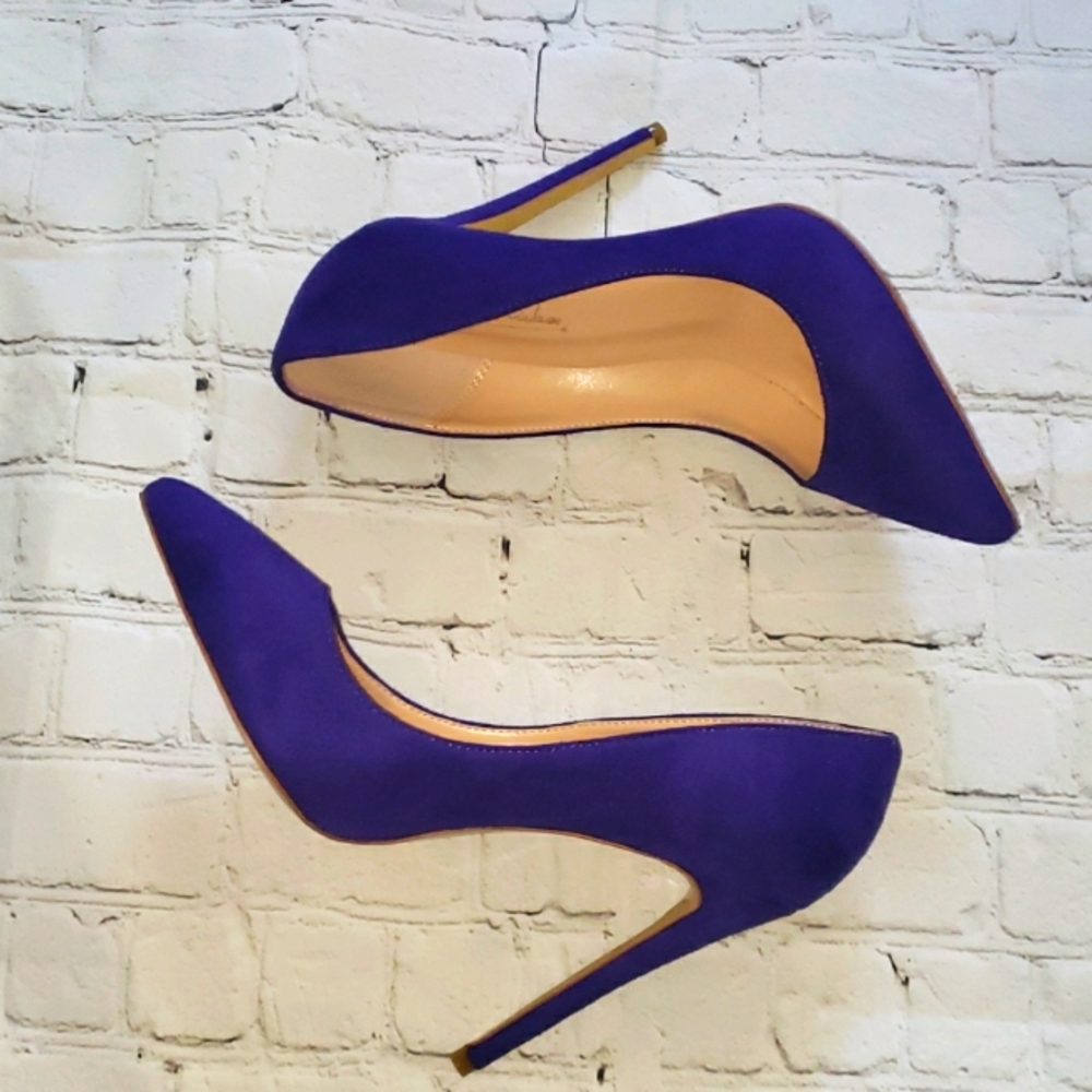 Purple sexy pointed to pumps